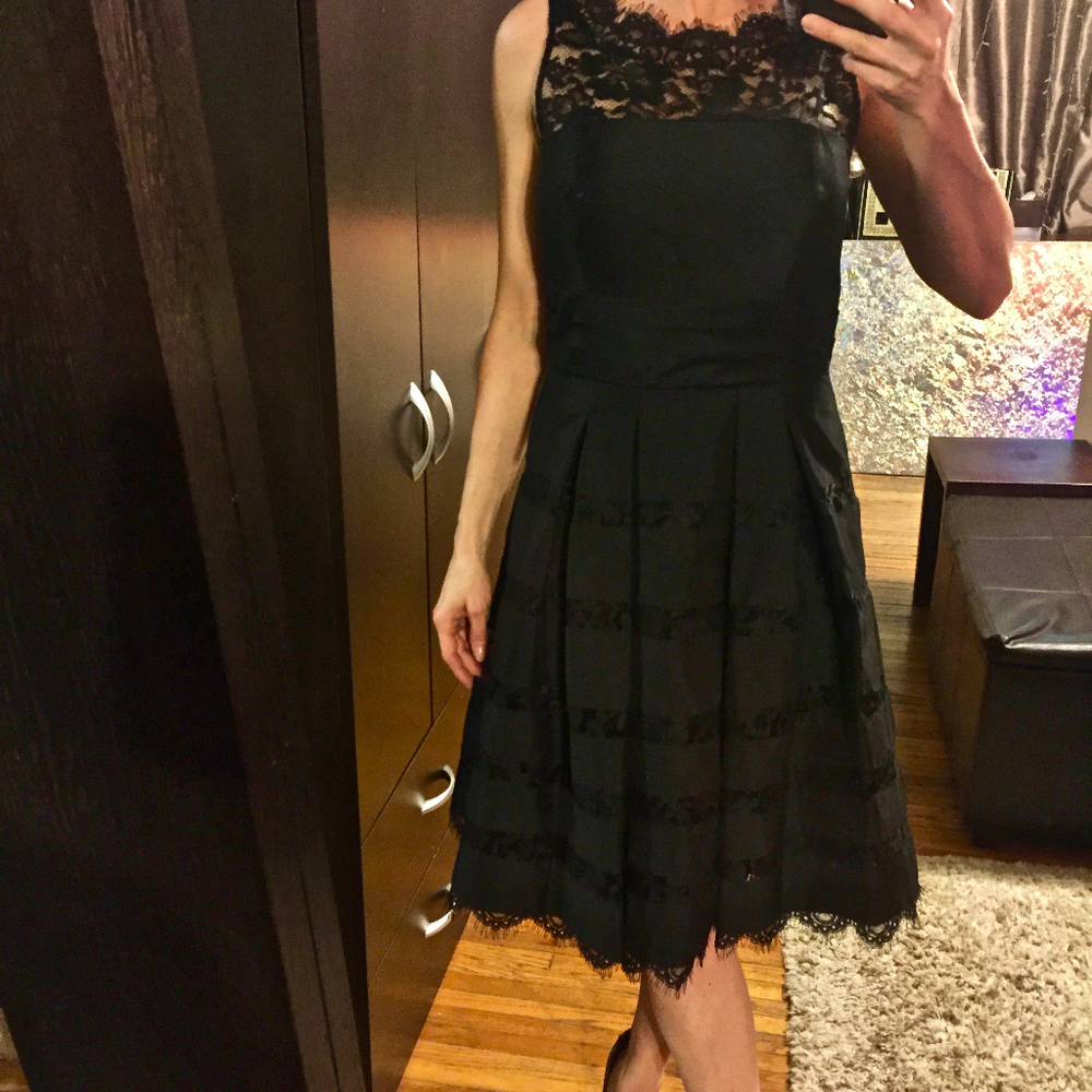 White House Black Market Cocktail dress. Sz 2